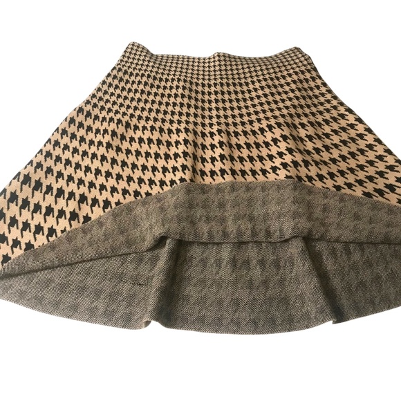 Classic Houndstooth A-Line Skirt – Black & Tan Knit - Picture 2 of 6